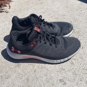 Under Armour Sneakers - 7.5, never worn outside
